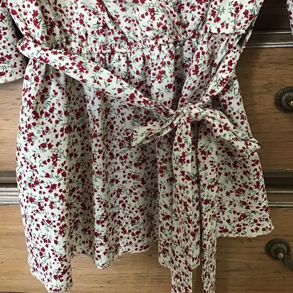 Floral Top - Picture 5 of 10